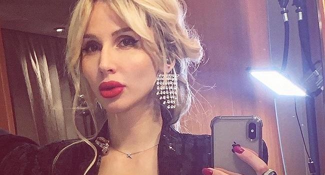 «А зачем живот втягивать?» Светлана Лобода показала свою карантин-party возле кухонной плиты 