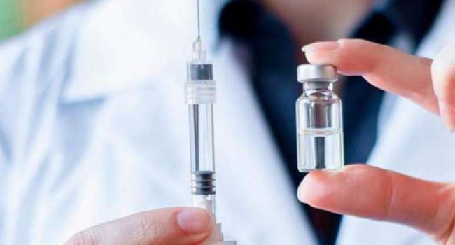 Великобритания начала испытание вакцины от коронавируса на людях 