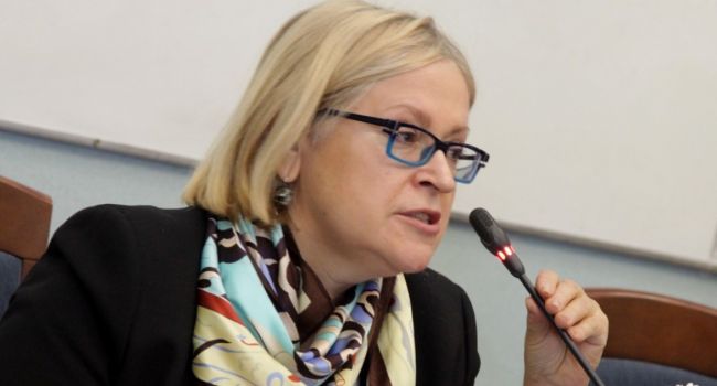 Амосова: Для эффективной борьбы с эпидемией в стране следовало бы ввести режим ЧП, но есть риски, что политики могут использовать его во вред народу