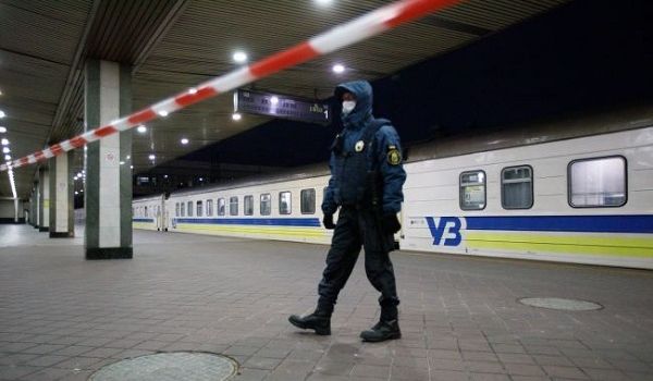 Кабмин будет возобновлять работу транспорта в три этапа Кабмин будет возобновлять работу транспорта в три этапа