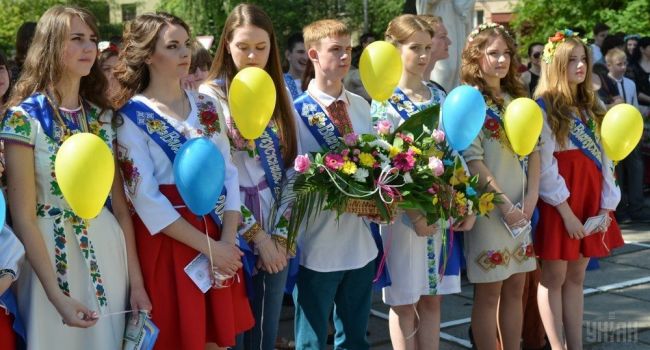 Политолог: один из главных вопросов – смогут ли выпускники школ вступить в этом году в ВУЗы? Политолог: один из главных вопросов – смогут ли выпускники школ вступить в этом году в ВУЗы?