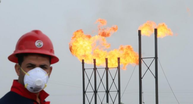 Обвал цен на нефть продолжается – производители платят покупателям за то, что они забирают нефть Обвал цен на нефть продолжается – производители платят покупателям за то, что они забирают нефть