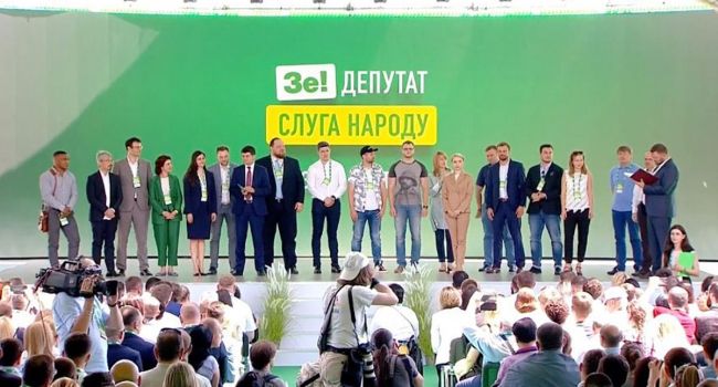 Антипович: Коронавирус остановил падение рейтинга «Слуги народа», поскольку все экономические проблемы и скандалы во власти отошли на второй план Антипович: Коронавирус остановил падение рейтинга «Слуги народа», поскольку все экономические проблемы и скандалы во власти отошли на второй план
