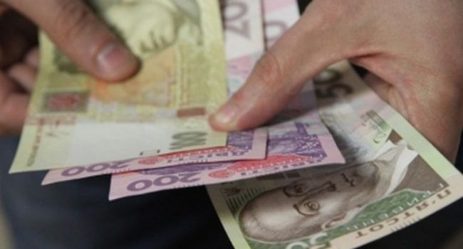 Пенсионерам начали выплачивать по 1000 гривен – ПФУ Пенсионерам начали выплачивать по 1000 гривен – ПФУ