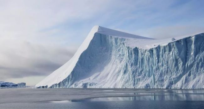 Непредсказуемые последствия: ученые заявили о начале разрушения крупнейшего айсберга Антарктиды 