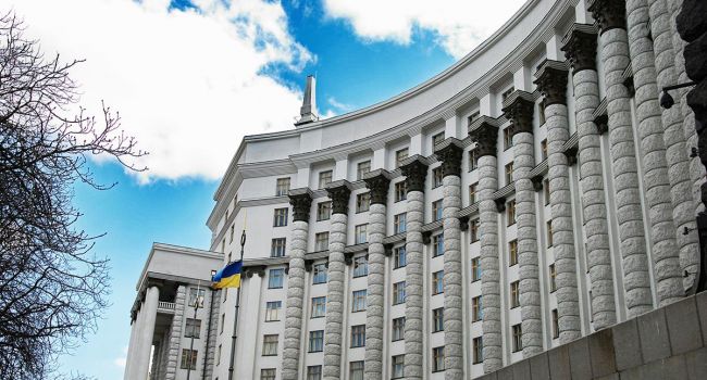 Кабмин принял решение отправить в отставку руководителей налоговой и таможенной службы Кабмин принял решение отправить в отставку руководителей налоговой и таможенной службы