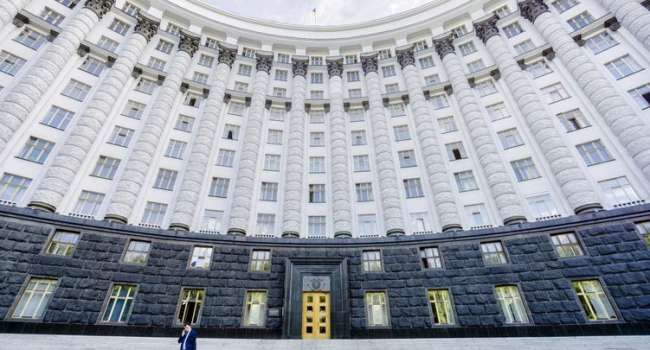 «Не Верлановым и Нефедовым едиными»: В Кабмине провели масштабные кадровые перестановки «Не Верлановым и Нефедовым едиными»: В Кабмине провели масштабные кадровые перестановки