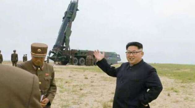 «Взрыв ракеты во время испытаний?»: Чиновник из КНДР рассказал, что с Ким Чен Ыном  