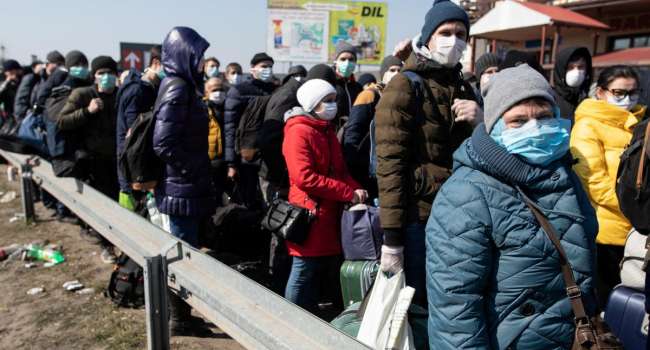Политолог: заробитчане могли бы существенно уменьшить дыру в бюджете и поддержать экономику Политолог: заробитчане могли бы существенно уменьшить дыру в бюджете и поддержать экономику