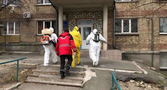 КПП у общежития под Киевом: Из-за коронавируса полиция идет на крайние меры КПП у общежития под Киевом: Из-за коронавируса полиция идет на крайние меры