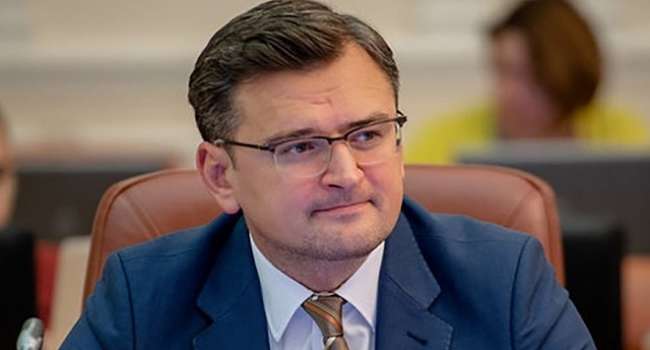 Кулеба считает нелогичным отправлять за границу украинских работников Кулеба считает нелогичным отправлять за границу украинских работников