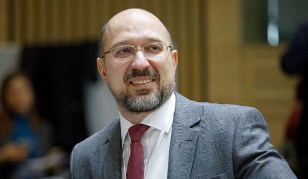 Шмыгаль попросил политиков не призывать украинцев к акциям протеста Шмыгаль попросил политиков не призывать украинцев к акциям протеста