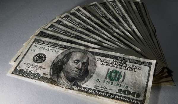 Нацбанк на выходные снизил курс доллара к гривне 