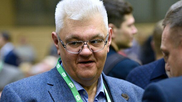  «Он еще преподнесет нам сюрприз»: Сивохо рассказал, как Зеленский будет сажать «негодяев и расхитителей» и остановит войну на Донбассе 
