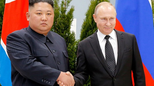 Путин удостоил медали северокорейского диктатора Кмм Чен Ына