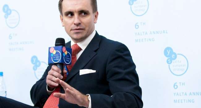 Елисеев: Зеленский когда-то говорил, что на войне кто-то зарабатывает. Сегодня на Донбассе продолжают гибнуть люди. Выходит, на войне зарабатывают до сих пор?