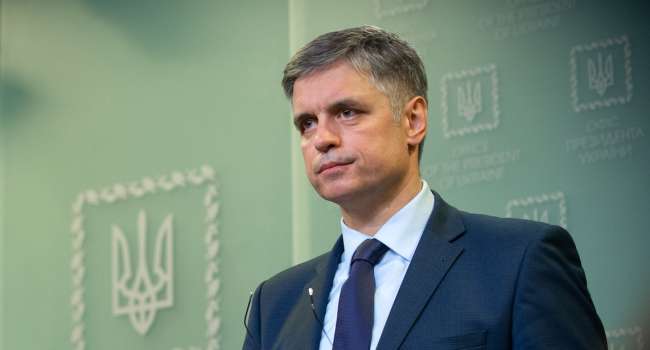 Украина откроет чартеры для заробитчан Украина откроет чартеры для заробитчан