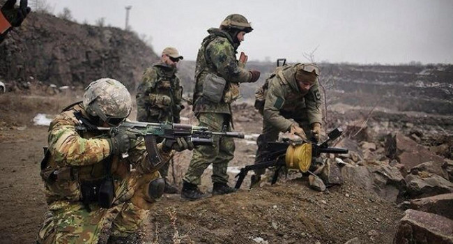 Гибридные войска РФ пошли в атаку на Донбассе, ВСУ потеряли двух человек