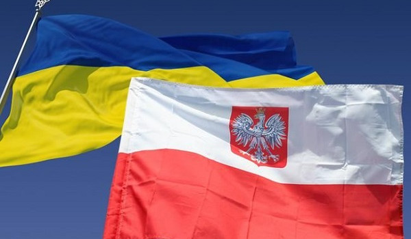 Польша возобновила выдачу рабочих виз украинцам 