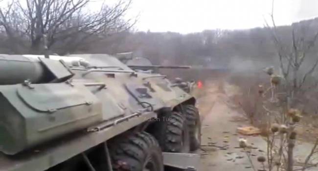 «Подготовка к боям»: В Донецке боевики пригнали свои БТР на заправки