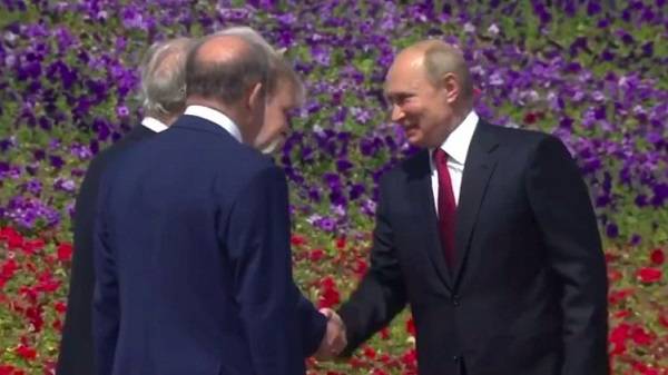 Перестал бояться коронавируса? Впервые за месяц Путин появился на публике