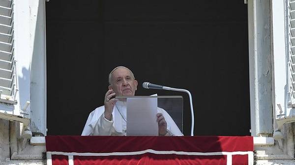 Папа Франциск упомянул о наводнении на Западе Украины в воскресной молитве