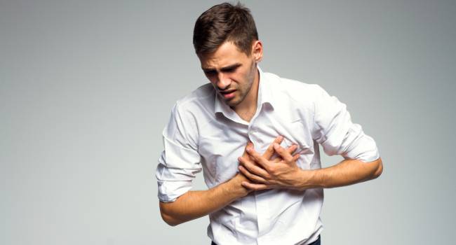 Их нельзя игнорировать: врачи назвали основные симптомы приближающегося инфаркта