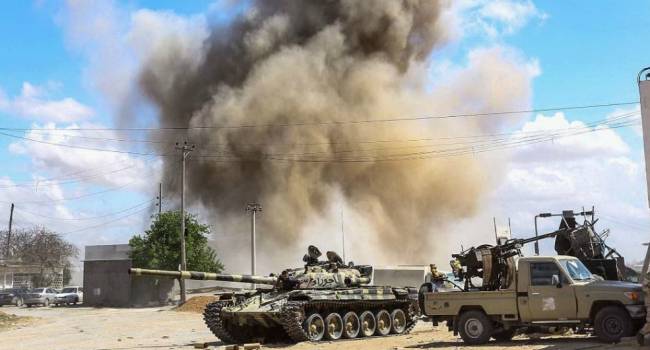 «Реально жарят россиян. Идут дерзкие бои»: В Ливии войска Хафтара и наемники РФ теряют ключевую позицию