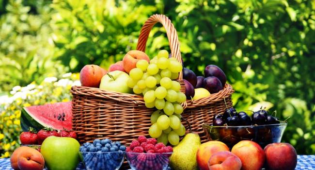Цены останутся на высоком уровне: эксперты объяснили, почему в Украине не подешевеют фрукты и ягоды