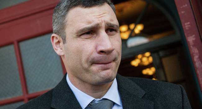«Сделал только никому не нужный и постоянно разрушающийся мост»: Азаров возмутился решением Кличко баллотироваться в мэры Киева