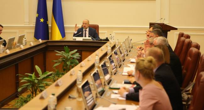 Политолог: Кабмин уйдет в отставку перед местными выборами, такая же судьба ожидает и Саакашвили Политолог: Кабмин уйдет в отставку перед местными выборами, такая же судьба ожидает и Саакашвили