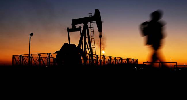 Цена на нефть продолжила колоссальное падение 