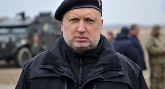Турчинов: В 2014 году жители Мариуполя радостно приветствовали украинских воинов. Уверен, что вскоре наших военных будут также встречать в Донецке и Луганске