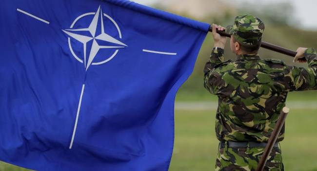 Политолог: Украина – партнер НАТО с расширенными возможностями. Следующий шаг – членство в Альянсе