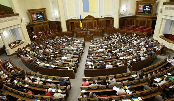 Депутаты Рады заслушают отчет министров финансов и образования 