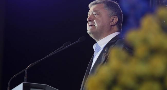 Нардеп: то, с чем сейчас столкнулся Порошенко, не пожелаешь даже врагу Нардеп: то, с чем сейчас столкнулся Порошенко, не пожелаешь даже врагу