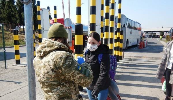Украина открывает пропускные пункты на границе с РФ и Беларусью Украина открывает пропускные пункты на границе с РФ и Беларусью