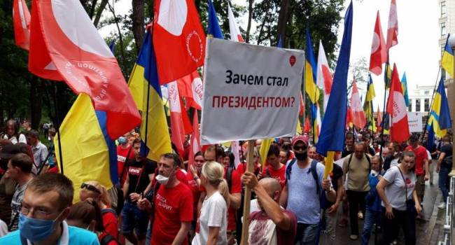 Блогер: флаги Украины на митинге Шария – это отражение того, что происходило 6 лет в информационном пространстве