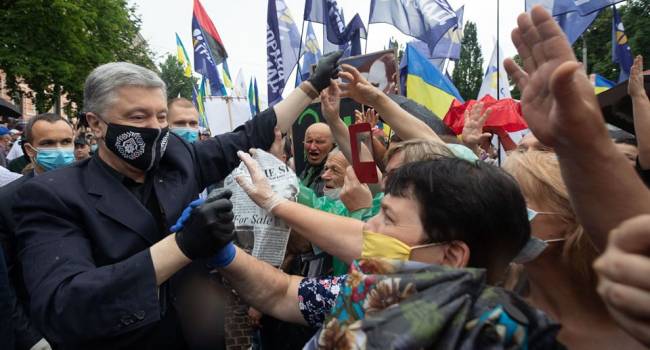 «Мелкая месть закомплексованных людей, которые стремятся превратить Украину в страну Януковича»: Порошенко прокомментировал решение власти его арестовать