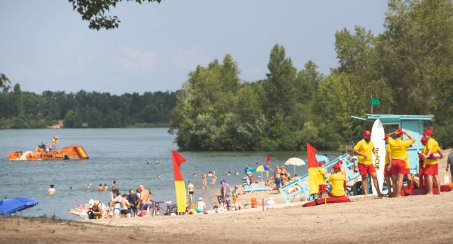 Пора купаться: в Киеве открыли все пляжи после карантина 