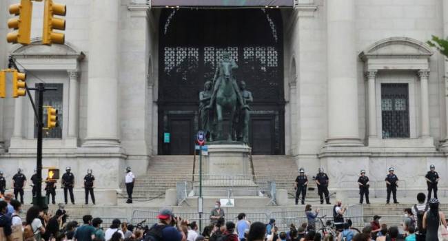 В Нью-Йорке демонтируют знаменитый памятник Теодору Рузвельту: названа причина 