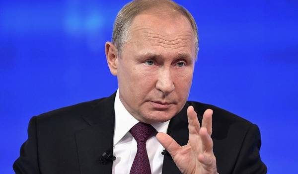Журналист: Путин постоянно стремится переписать ход истории войны 