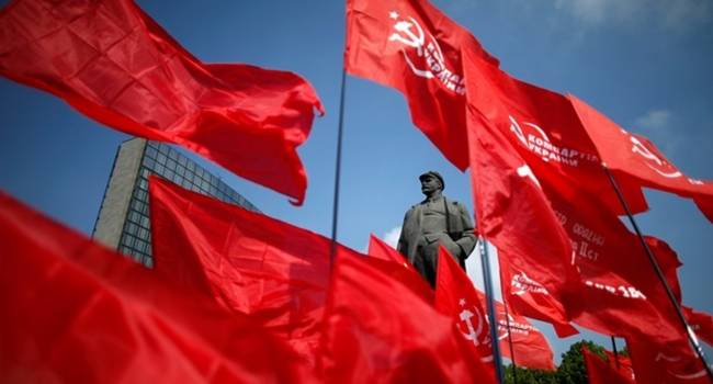 Политолог об отмене закона о люстрации коммунистов: последствия для Зеленского будут катастрофическими