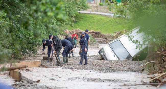Политолог: после наводнения на западной Украине мы все ждем ответы от СБУ и правоохранительных органов