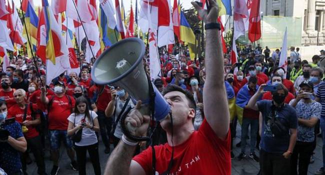 Политолог: через Шария, Медведчука и других Кремль убеждает Зеленского, чтобы тот отказался от «шпагата»