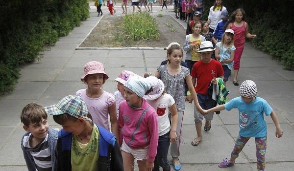 Степанов огорчил родителей: до конца июля детские лагеря точно не откроются