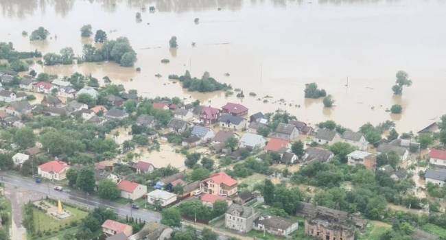 «Еще полсотни наводнений, и можно построить особняк в Конча-Заспе»: в России отреагировали на выделенную США помощь Киеву