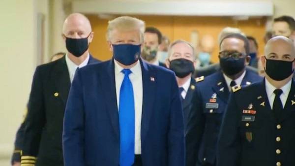 «Я в это не верю»: Трамп открыто выступил против ношения масок в общественных местах «Я в это не верю»: Трамп открыто выступил против ношения масок в общественных местах