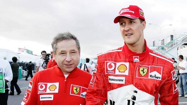 «Надеюсь, мир его еще увидит»: бывший директор Ferrari рассказал о состоянии здоровья Шумахера 