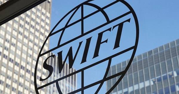 «Они этого дождутся»: посол заявил о возможности отключения России от SWIFT 
